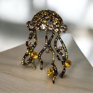 Sparkling Jellyfish Brooch with Crystals